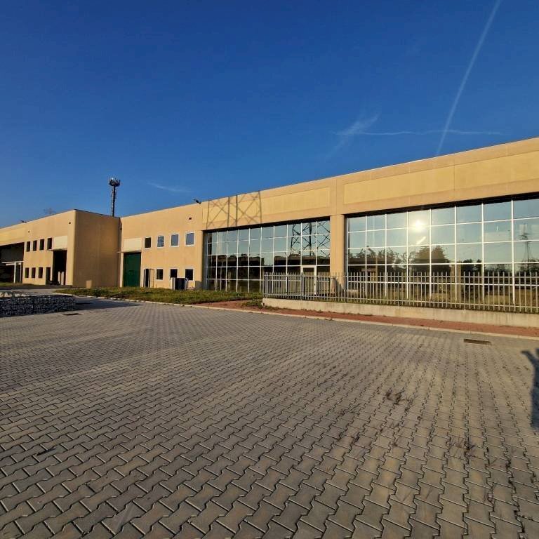 Zona - Capannone via Monte Grappa, 40, Arese - foto 2