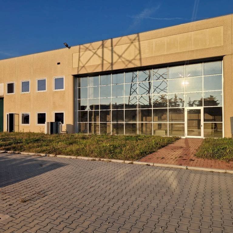 Facciata - Capannone via Monte Grappa, 40, Arese - foto 3