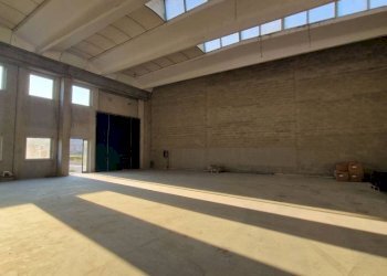 Magazzino - Capannone via Monte Grappa, 40, Arese - foto 9