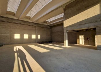 Magazzino - Capannone via Monte Grappa, 40, Arese - foto 12