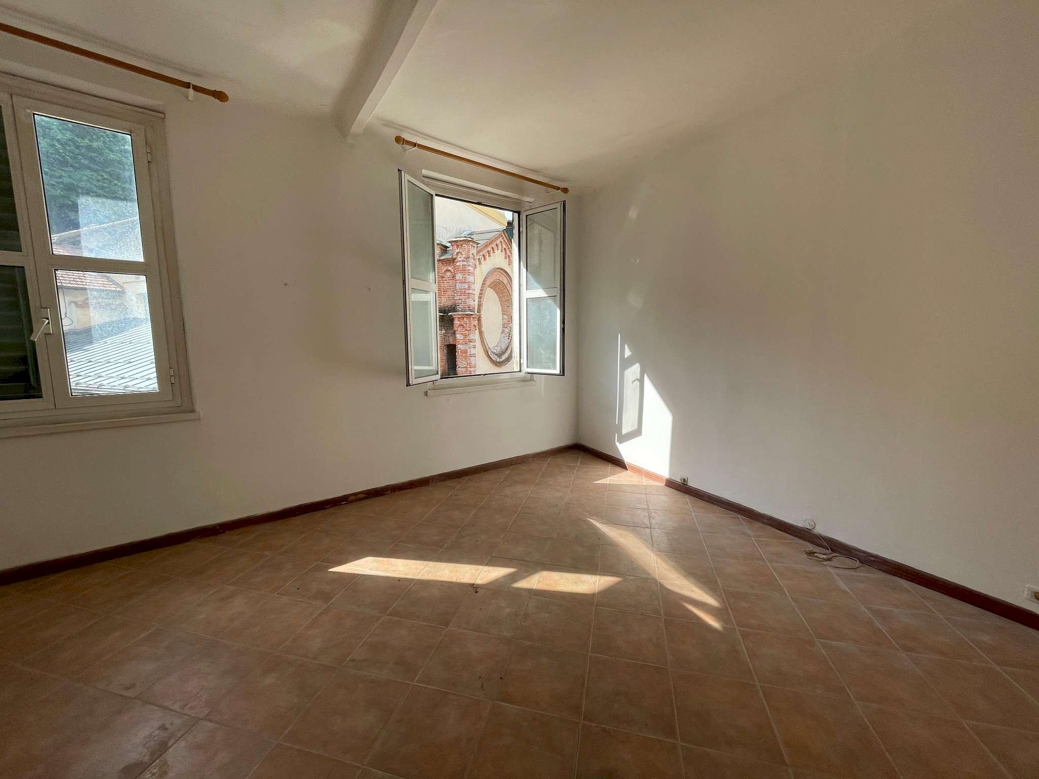 appartamento in vendita ristrutturato voltaggio pi - Bilocale piazza Sinibaldo Scorza, Voltaggio - foto 1