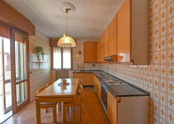 Portion of a house Modena - photo 1