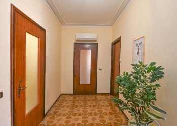 Portion of a house Modena - photo 9