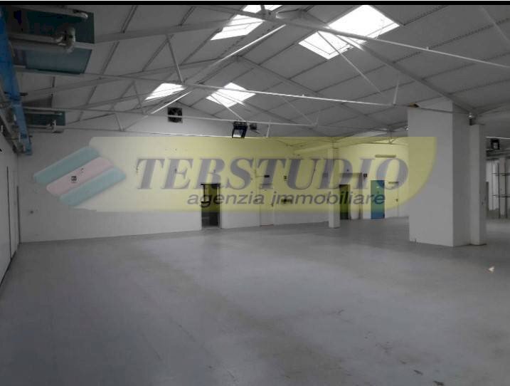 Foto 2 - Capannone Via degli orefici
 
snc, Capriate San Gervasio - foto 2