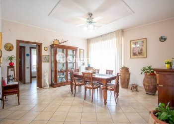 Foto 2 - Trilocale Via Cavalieri di Vittorio Veneto
 
1, Robecco sul Naviglio - foto 2