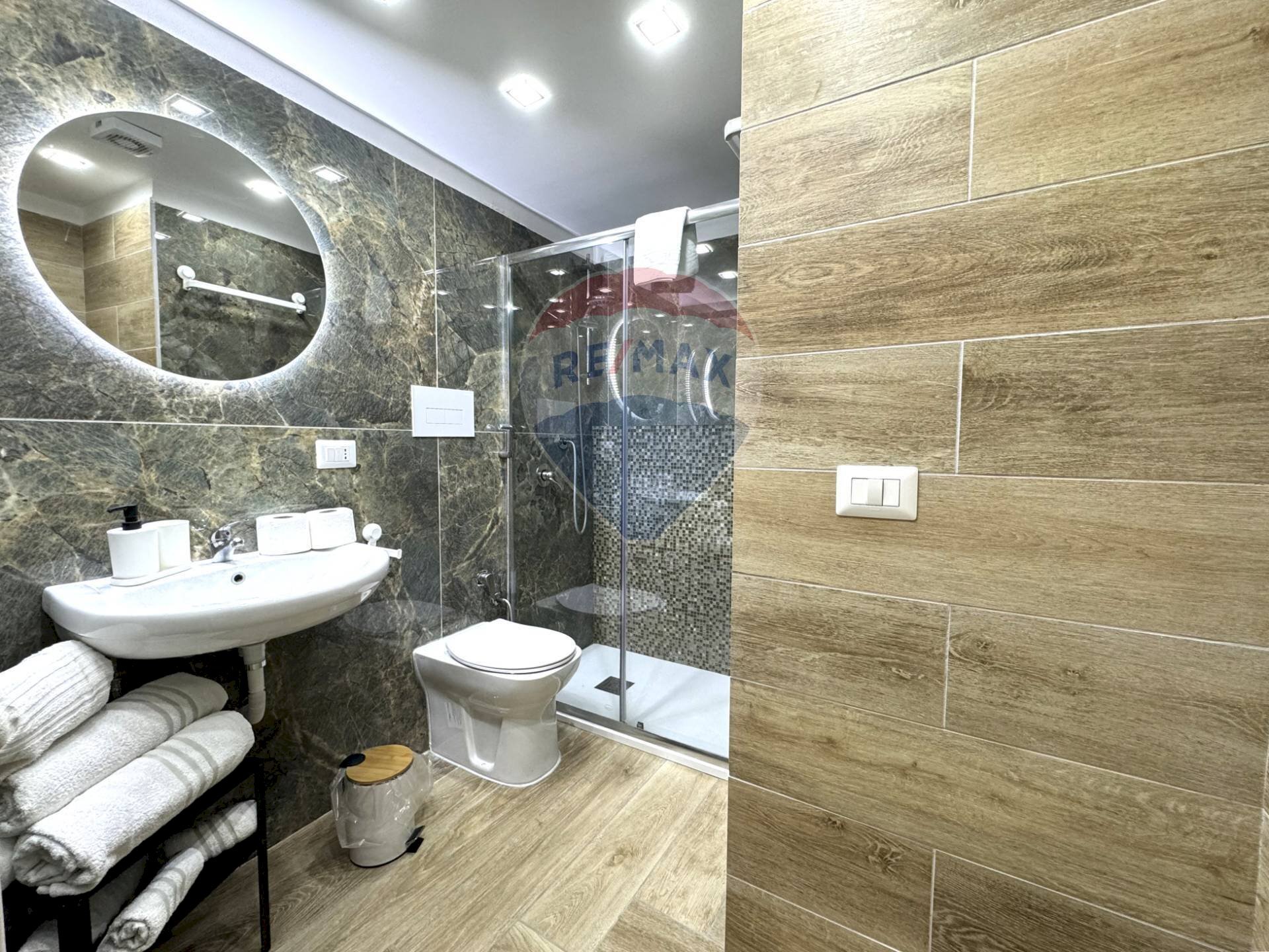 Bagno - Monolocale Via Carlo Nazzaro
 
10, Napoli - foto 1