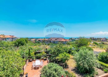 Edificio all\'aperto - Villa Via Antonio Pietro Coppola
 
9, Mascalucia - foto 2