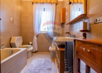 Bagno - Villa Via Antonio Pietro Coppola
 
9, Mascalucia - foto 16