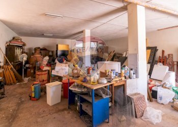 Dispensa di stoccaggio - Villa Via Antonio Pietro Coppola
 
9, Mascalucia - foto 39