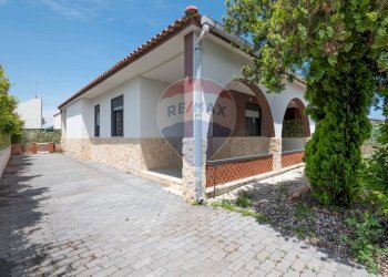 Casa all\'aperto - Casa semi indipendente Agnone Bagni Via delle Gardenie
 
15, Augusta - foto 3