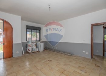 Stanza vuota - Casa semi indipendente Agnone Bagni Via delle Gardenie
 
15, Augusta - foto 5