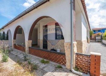 Casa all\'aperto - Casa semi indipendente Agnone Bagni Via delle Gardenie
 
15, Augusta - foto 12