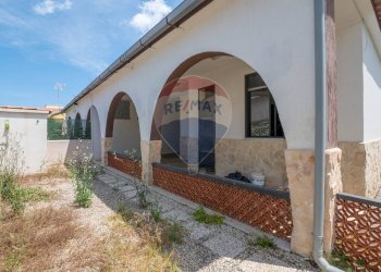 Casa all\'aperto - Casa semi indipendente Agnone Bagni Via delle Gardenie
 
15, Augusta - foto 14