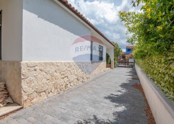 Casa all\'aperto - Casa semi indipendente Agnone Bagni Via delle Gardenie
 
15, Augusta - foto 15