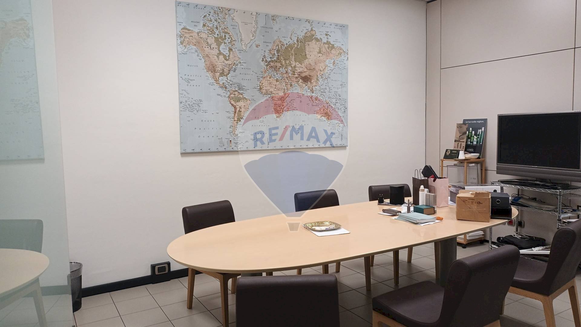 Sala da pranzo - Commercial Premises via della comunità Europea
 
22/24, Figline e Incisa Valdarno - photo 1