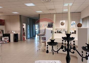 Palestra - Commercial Premises via della comunità Europea
 
22/24, Figline e Incisa Valdarno - photo 4