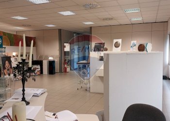 Ufficio - Commercial Premises via della comunità Europea
 
22/24, Figline e Incisa Valdarno - photo 9