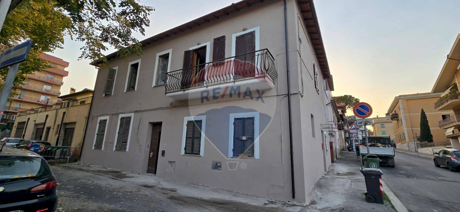 Edificio all\'aperto - Trilocale VIA CARLO ARMELLINI
 
17, Monterotondo - foto 3