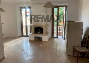 Soggiorno - Trilocale VIA CARLO ARMELLINI
 
17, Monterotondo - foto 2