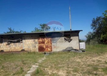 Casa all\'aperto - Terreno edificabile contrada Sant'Angelo
 
28, Casacanditella - foto 3