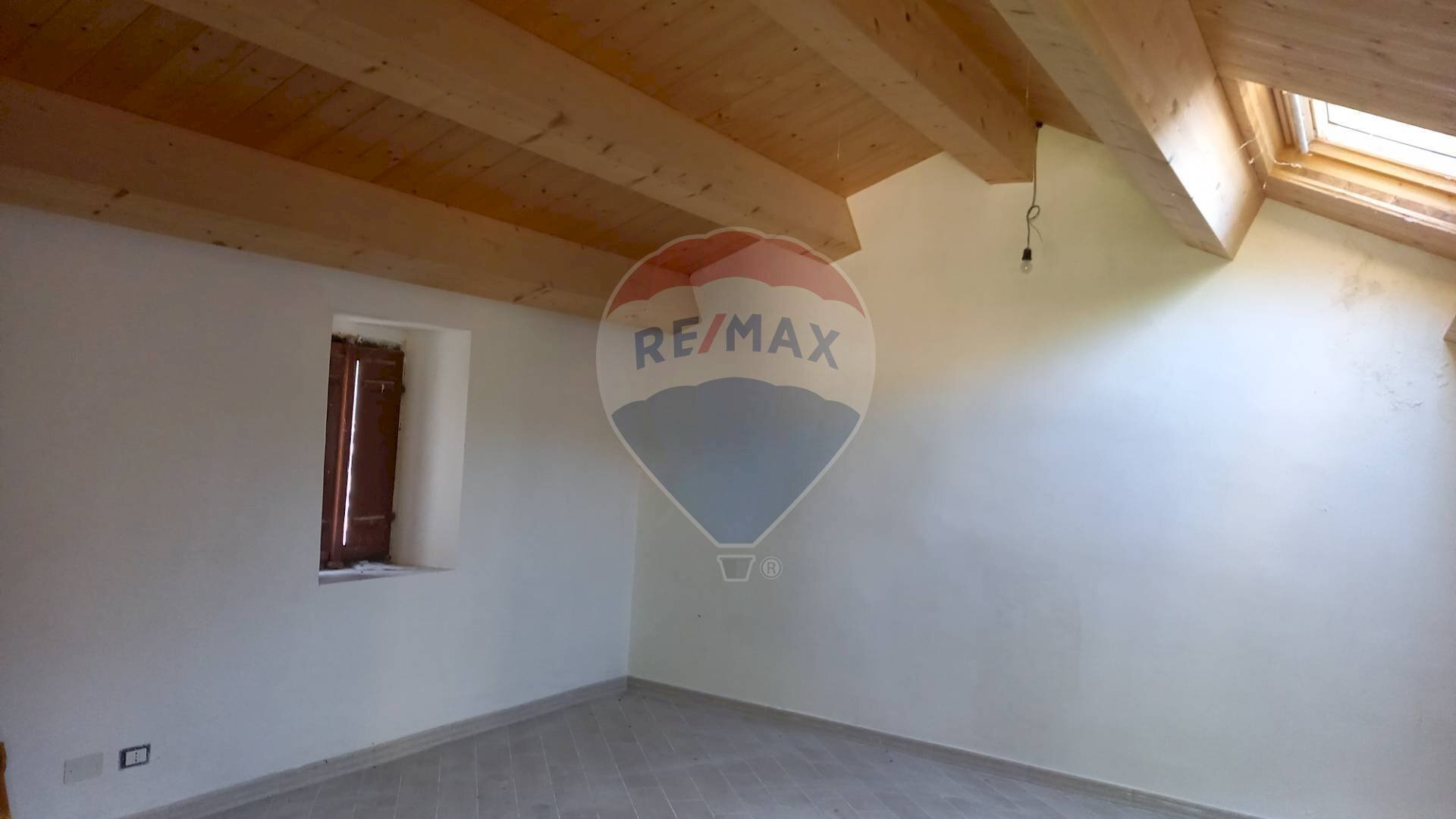 Stanza vuota - Casa semi indipendente Località Capo di Rio
 
8, Cingoli - foto 3