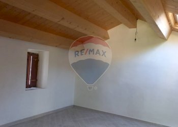 Stanza vuota - Semi-detached house Località Capo di Rio
 
8, Cingoli - photo 3