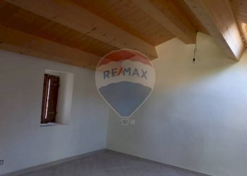 Stanza vuota - Semi-detached house Località Capo di Rio
 
8, Cingoli - photo 16