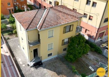 Foto 1 - Villa a Schiera via del lavoro
 
19, Molinella - foto 1