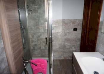 Bagno - Trilocale via San Bartolomeo del Fossato, 20, Genova (zona Sampierdarena) - foto 10
