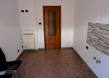 Cucina - Trilocale via San Bartolomeo del Fossato, 20, Genova (zona Sampierdarena) - foto 12