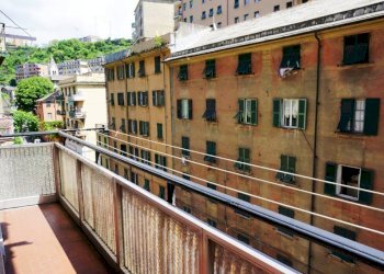 Balcone - Trilocale via San Bartolomeo del Fossato, 20, Genova (zona Sampierdarena) - foto 13