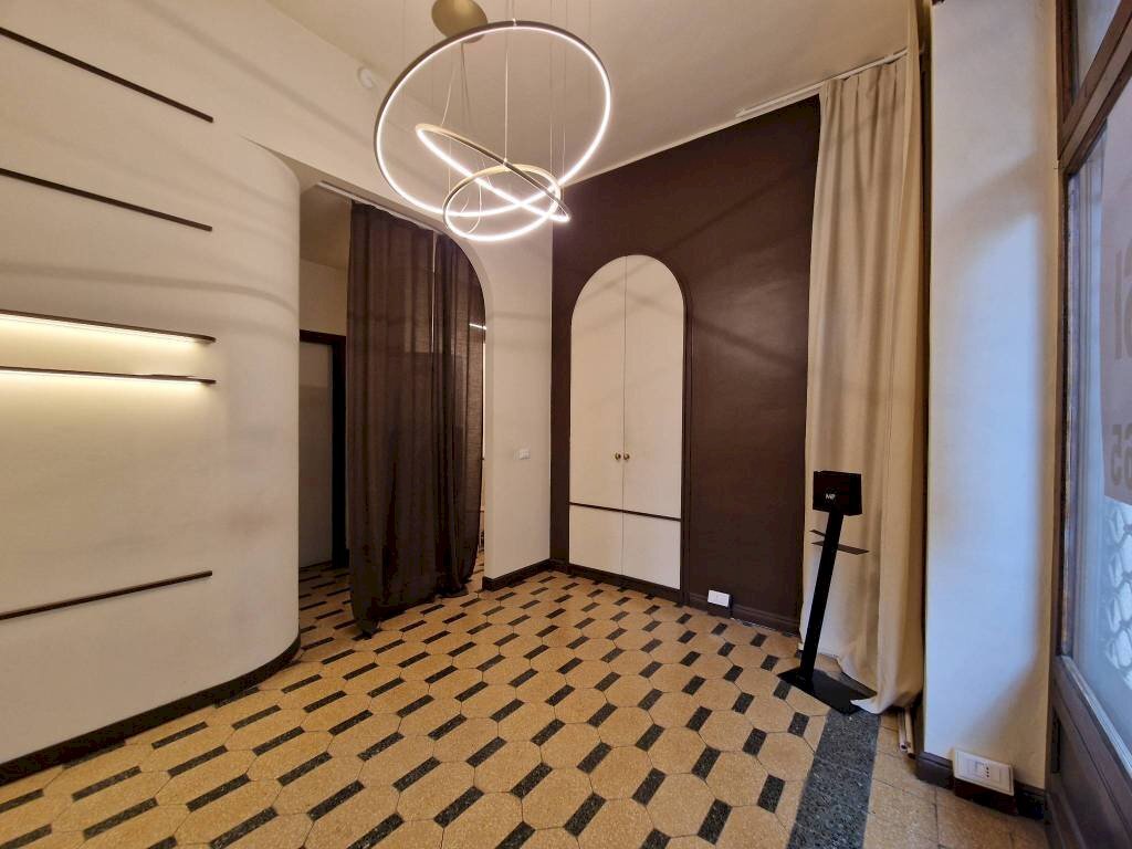 Interno palazzo - Negozio Pinerolo - foto 1