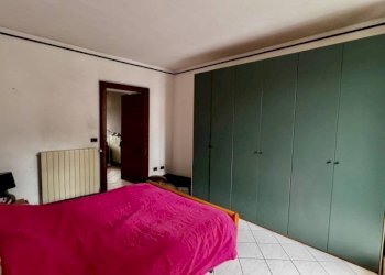 Camera da letto - Trilocale via Milano, 17, Biella - foto 17