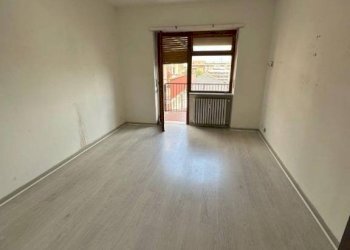 Camera da letto - Trilocale via Fossano, 4, Carmagnola - foto 4