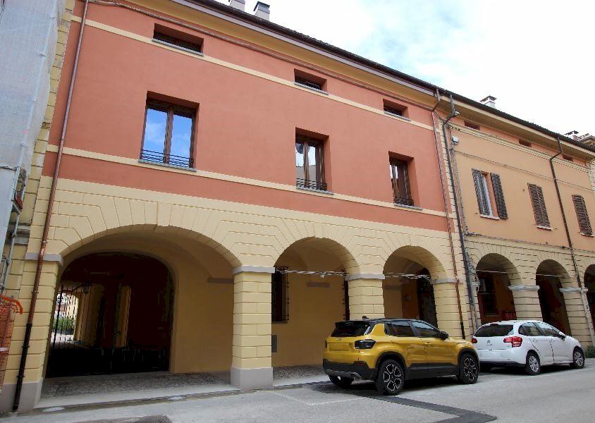 Portion of a house Cento - photo 1