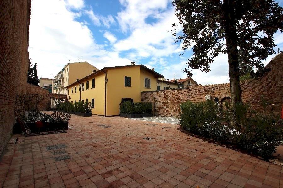 Portion of a house Cento - photo 3