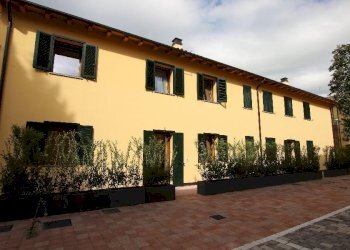 Portion of a house Cento - photo 6