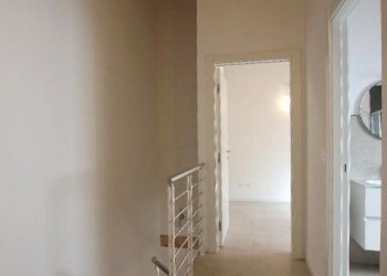 Portion of a house Cento - photo 13