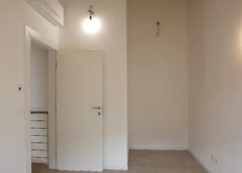 Portion of a house Cento - photo 14