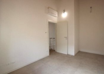 Portion of a house Cento - photo 15