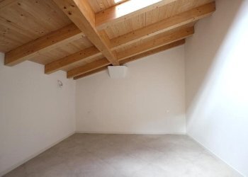 Two-room apartment Cento - photo 17