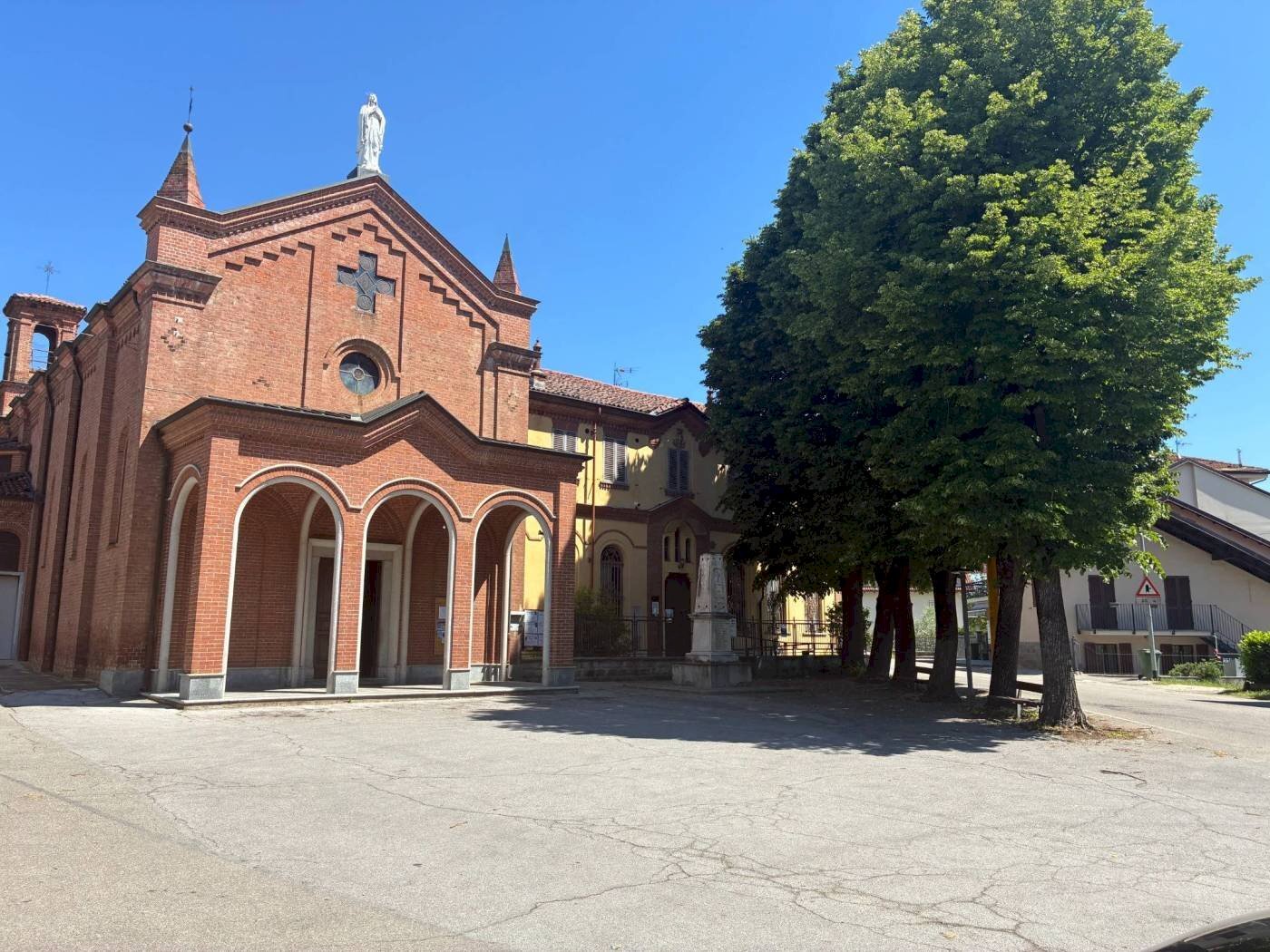 Quadrilocale Via Camillo Benso di Cavour, 8, Alba - foto 1