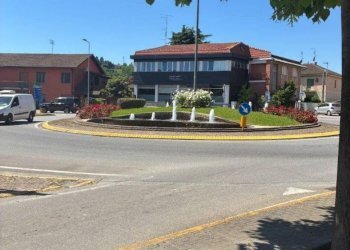 Four-room apartment Via Camillo Benso di Cavour, 8, Alba - photo 2