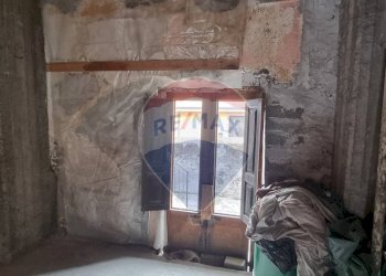 Stanza vuota - Box Via Circumvallazione
 
64, Paterno - foto 3