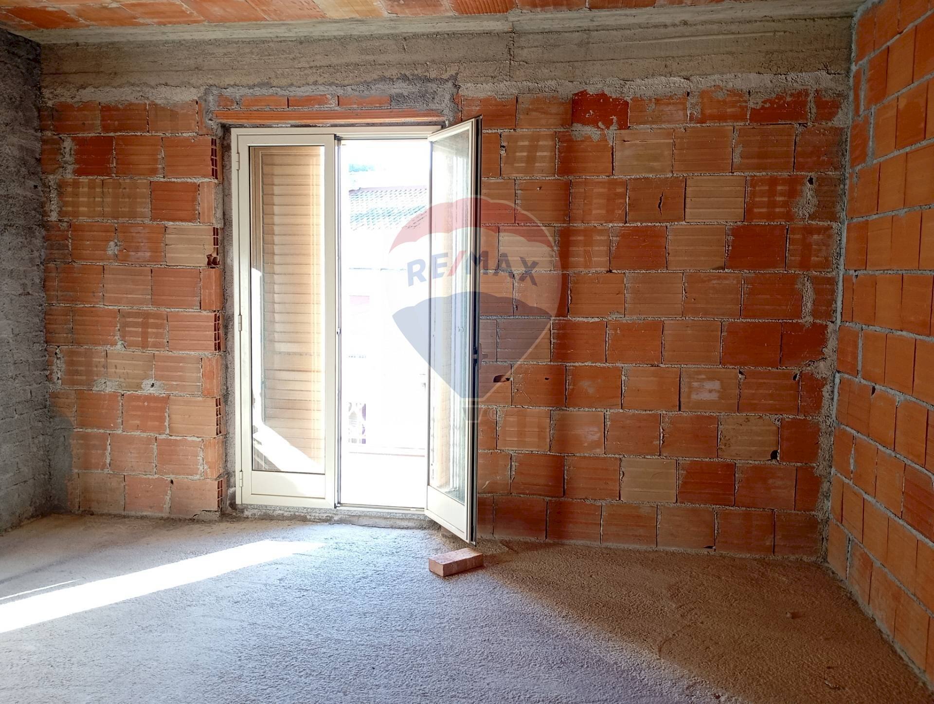 Stanza vuota - Appartamento via oberdan, Francavilla di Sicilia - foto 3