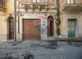 Edificio all\'aperto - Box Francofonte - photo 1