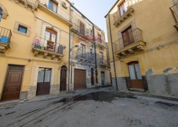 Edificio all\'aperto - Box Francofonte - photo 2