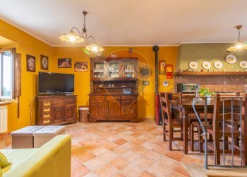 Sala da pranzo - Trilocale Via Guglielmo Marconi
 
19, Ischia di Castro - foto 2