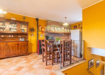 Sala da pranzo - Trilocale Via Guglielmo Marconi
 
19, Ischia di Castro - foto 11