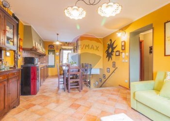 Sala da pranzo - Trilocale Via Guglielmo Marconi
 
19, Ischia di Castro - foto 1